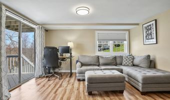 53 Clearview Dr, Brookfield, CT 06804
