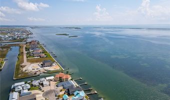 213 Bayview Dr, Aransas Pass, TX 78336