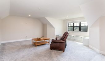 2930 Green Hills Dr, Ames, IA 50014