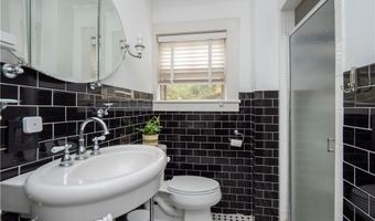 1 Pell St, Newport, RI 02840