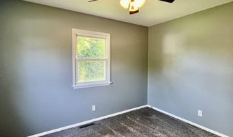 121 H Ave W, Albia, IA 52531