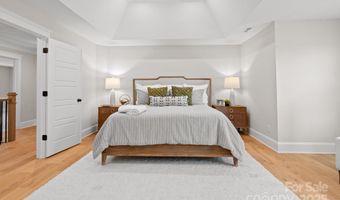 6906 Providence Ln W, Charlotte, NC 28226