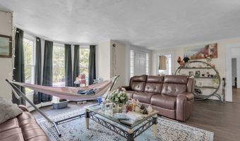 76 Union St, Barre, MA 01005