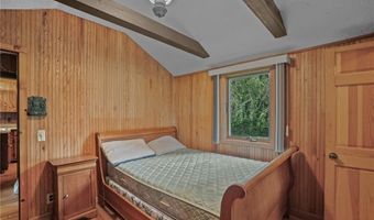 26 Thomas St, Charlestown, RI 02813