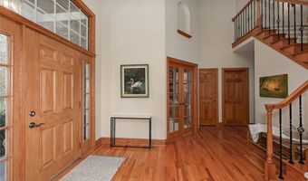 679 Deep Woods Dr, Aurora, OH 44202