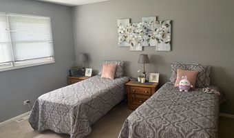 3322 Alethea Dr, Algonquin, IL 60102