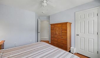 5022 BARBOUR Dr B, Alexandria, VA 22304