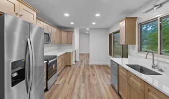 3320 Hazelwood Ct, Baneberry, TN 37890