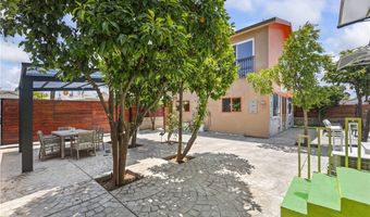 17660 Martha St, Encino, CA 91316