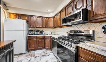 100 Dundee Ct, Aberdeen, NJ 07747