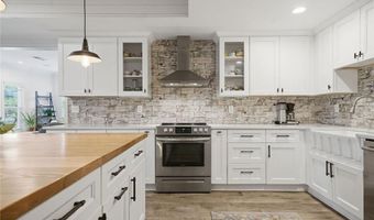 2440 Saxony Trce, Alpharetta, GA 30005