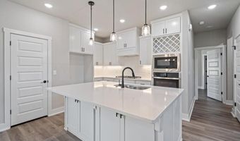 7002 SW Basswood Ave, Bentonville, AR 72713