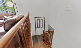 409 Maplewood Dr, Antioch, IL 60002