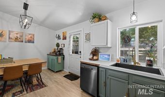 204 W Kerby St, Cascade, ID 83611