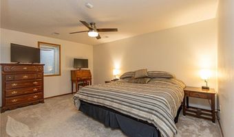 574 Pleasant View Dr NW, Alexandria, MN 56308