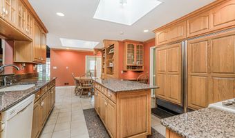 27 Southview Ter S, Middletown, NJ 07748