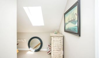 45 Holland St, Newport, RI 02840