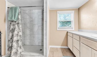 58 Lake Hill Dr, Alexander City, AL 35010
