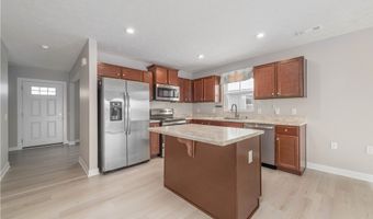 373 Pebble Creek Ct, Amherst, OH 44001