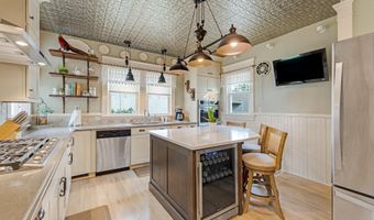 804 S Jackson St, Auburn, IN 46706