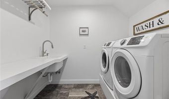 110 Sea View Ave, North Kingstown, RI 02852