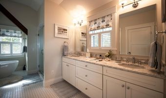 68 Ridge Rd, Ashland, NH 03217