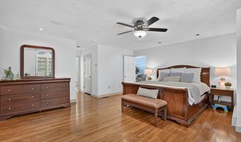 3 Newman Hill Dr, Andover, MA 01810