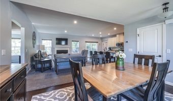 820 Sunrise Cir, Aurora, OH 44202