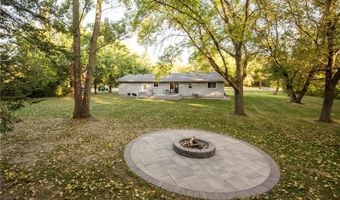 1706 Oak Knoll Dr NE, Alexandria, MN 56308