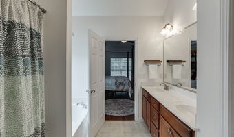 646 Forest Pine Dr, Ball Ground, GA 30107