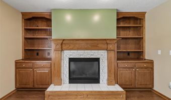 708 13th St SW, Altoona, IA 50009