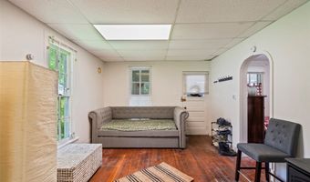 121 Cherry Ave, Ames, IA 50010