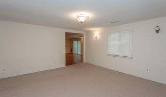 925 Westrun Dr, Ballwin, MO 63021
