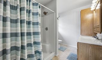 1103 E 1st St, Anamosa, IA 52205