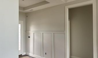 2220 Golfview Dr, Auburn, IN 46706
