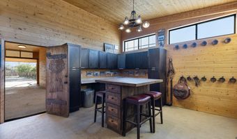 21620 W Buckwheat Ln, Congress, AZ 85332