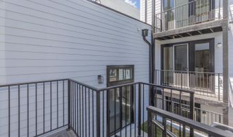 722 KENYON St NW #3, Washington, DC 20010