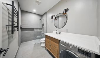43582 OLD KINDERHOOK Dr, Ashburn, VA 20147