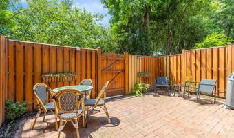 2546 S WALTER REED Dr B, Arlington, VA 22206