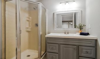 9908 KENTSDALE Dr, Potomac, MD 20854