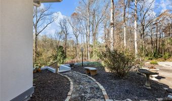 86 Forest Hill Ct, Commerce, GA 30529
