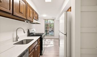 3378 WOODBURN Rd 11, Annandale, VA 22003