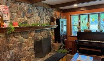 1424 Dicken Dr, Ann Arbor, MI 48103