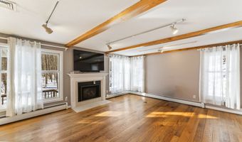 704 Cherry Brook Rd, Canton, CT 06019