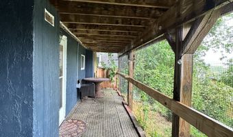144 Grosvenor St, Athens, OH 45701