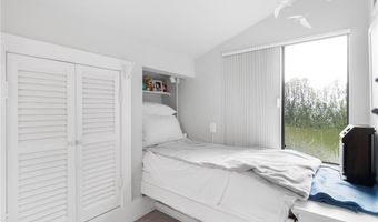 668 Indian Ave, Middletown, RI 02842