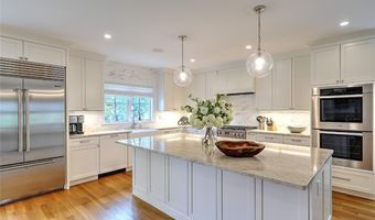 11 Shields St, Newport, RI 02840