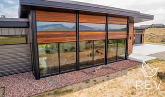 21 Tailwinds Dr, Cody, WY 82414