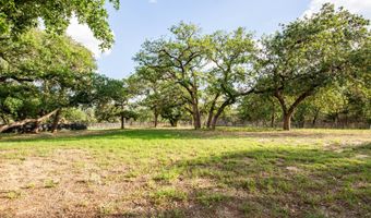 164 Crescent Rdg, Adkins, TX 78101