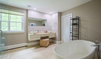 215 Adirondack Dr, East Greenwich, RI 02818